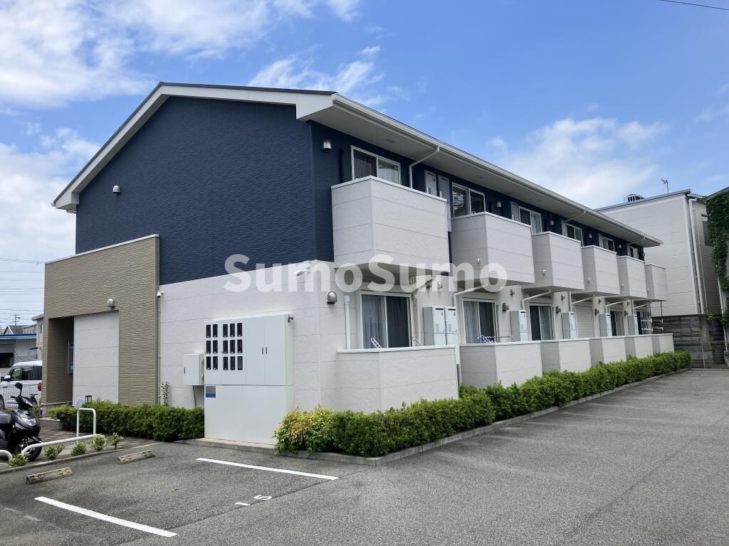 物件外観写真1　(おしゃれな外観です)