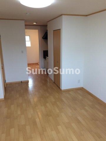 物件内観写真5　(ゆったり過ごせるリビングです)