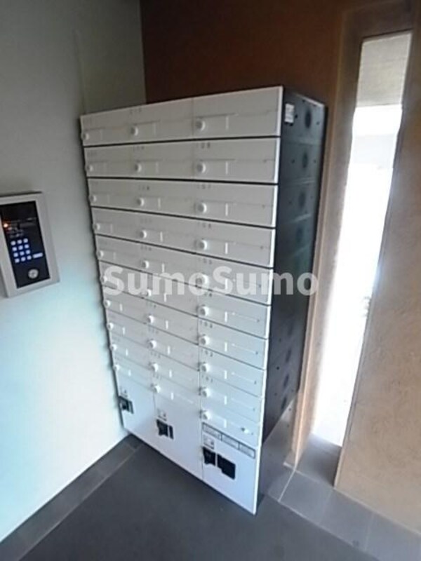 外観(便利な宅配ボックス完備♪)