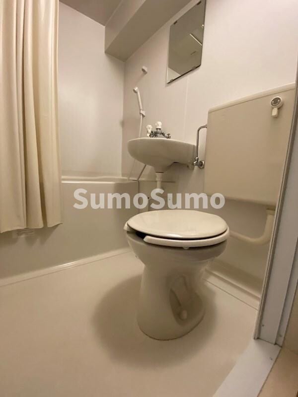 トイレ(コンパクトで使いやすいトイレです)