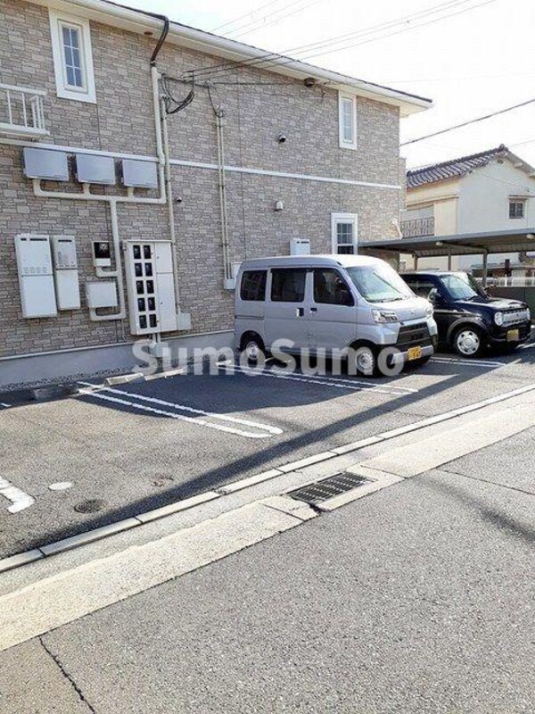 駐車場(駐車場に車を止められます)