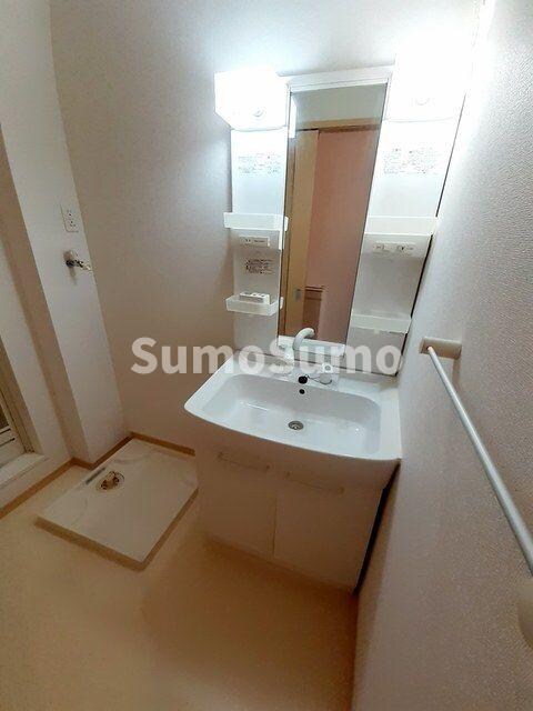 物件内観写真8　(脱衣スペースもあります)