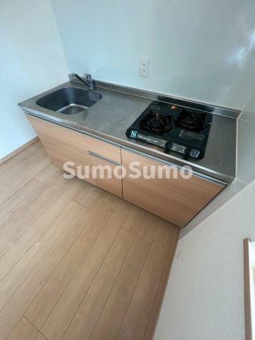 物件内観写真4　(コンパクトなキッチンで掃除もラクラク)