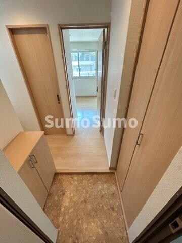 物件内観写真12　(きれいな玄関です)