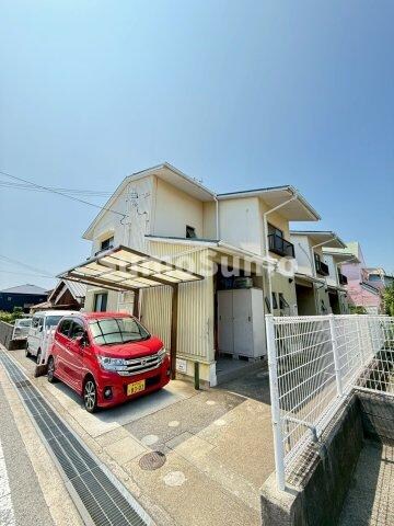 物件外観写真2　(落ち着いた雰囲気の外観です)