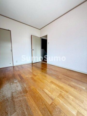 物件内観写真9　(使い勝手のいい洋室です)