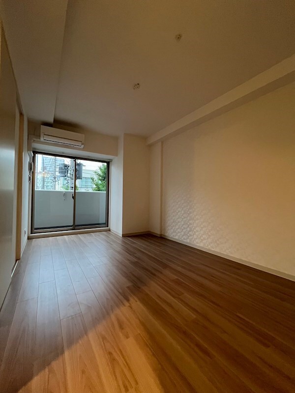 居室(おしゃれな居間です)