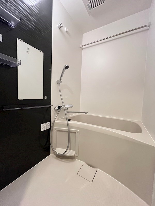 物件内観写真8　(日々の疲れを癒すお風呂付です)