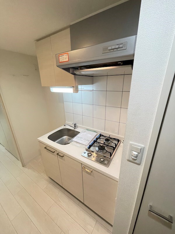 物件内観写真6　(コンパクトなキッチンで掃除もラクラク)