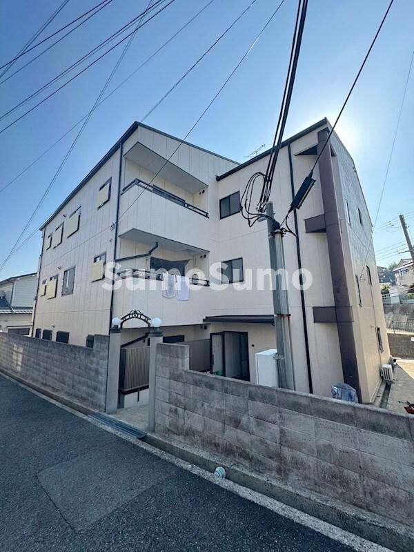 物件外観写真1　(建物外観を気になさる方へ、見た目の良い物件です)