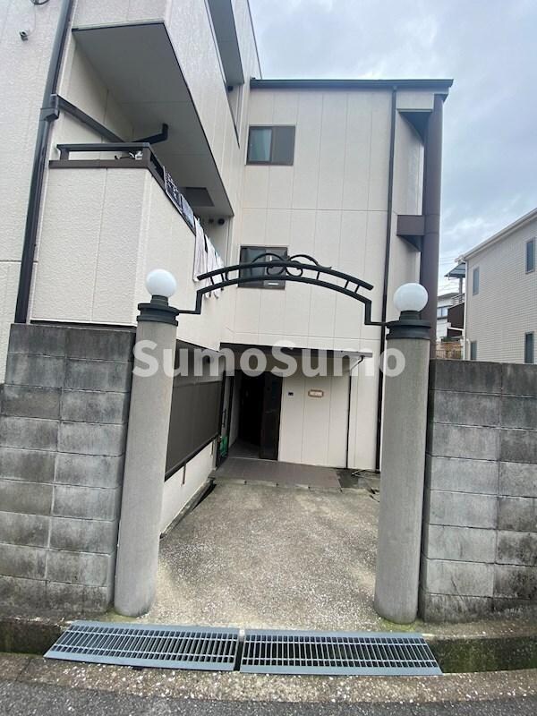 エントランス(清潔なエントランスです)