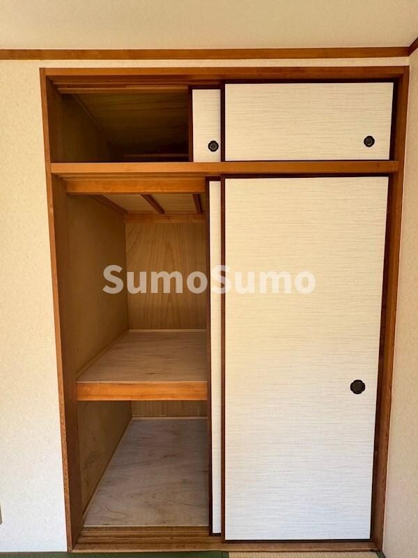 収納(小物を収納するのに便利です)