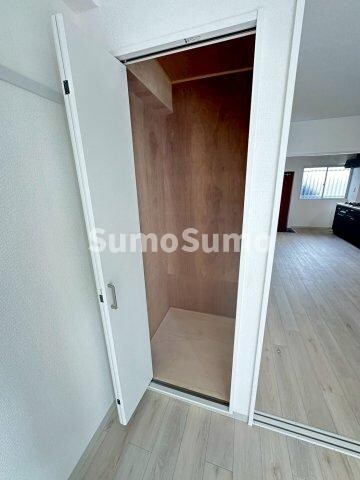 物件内観写真11　(ちょっとした収納スペースも充実しています)