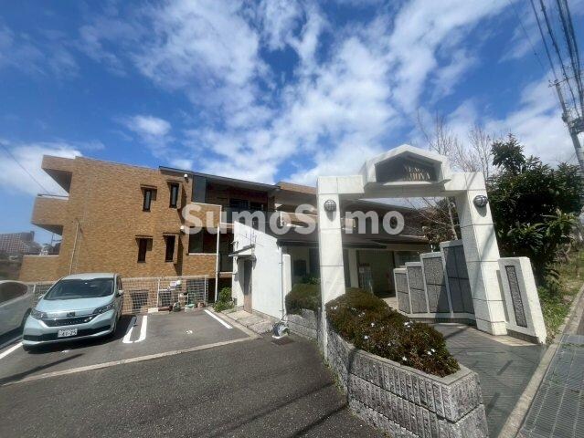 物件外観写真1　(おしゃれな外観です)