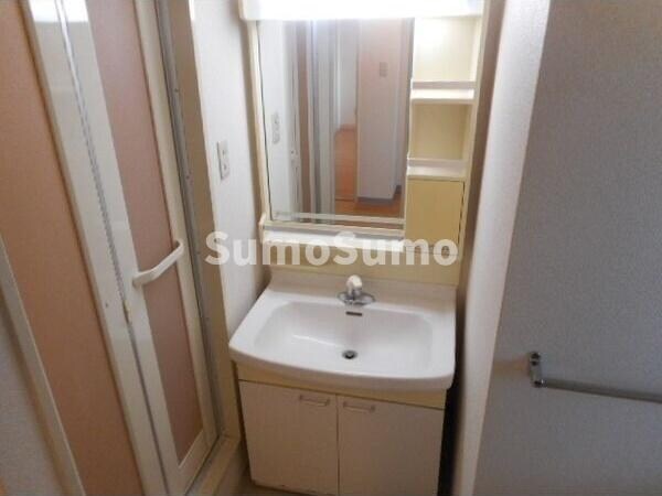 物件内観写真9　(脱衣スペースもあります)