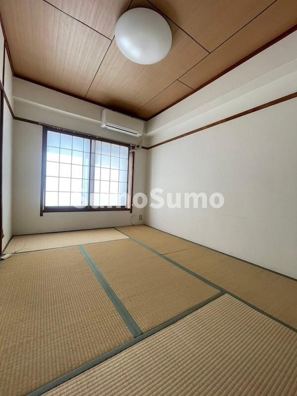 寝室(使い勝手のいい寝室です)