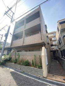 東海道本線・山陽本線<JR神戸線> 摂津本山駅 3階建 築28年の外観写真