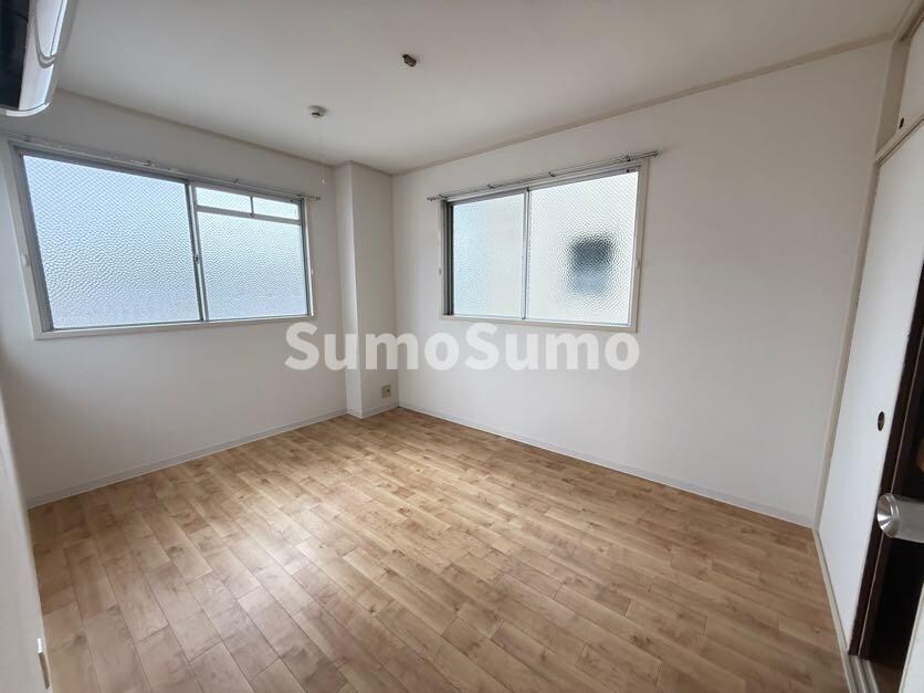 物件内観写真6　(おしゃれな居間です)