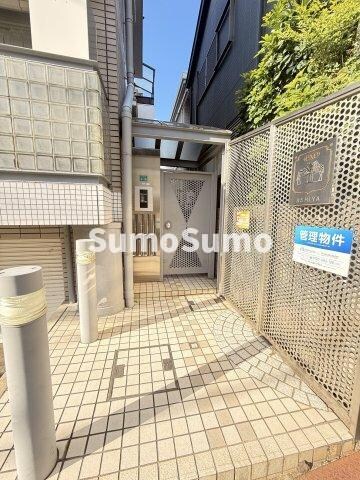 物件外観写真3　(建物の内部です)