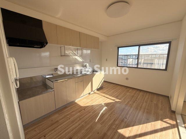 物件内観写真12　(おしゃれな居間です)