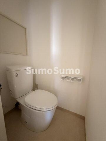 物件内観写真15　(落ち着いた色調のトイレです)