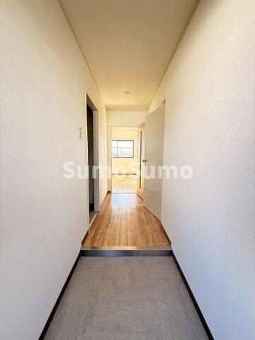 物件内観写真20　(ゆったりとした玄関です)