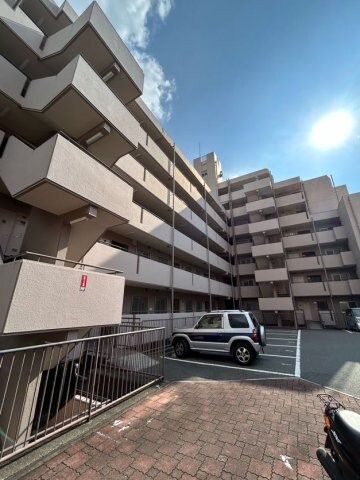 物件外観写真3　(外観もきれいです)