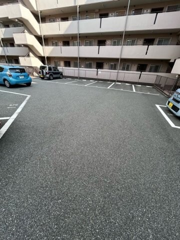 物件外観写真4　(カースペースがあります)