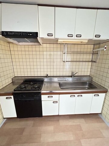 物件内観写真22　(コンパクトなキッチンで掃除もラクラク)