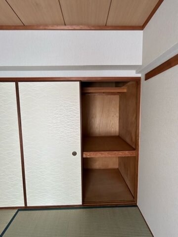 物件内観写真28　(たっぷりとした収納スペースです)