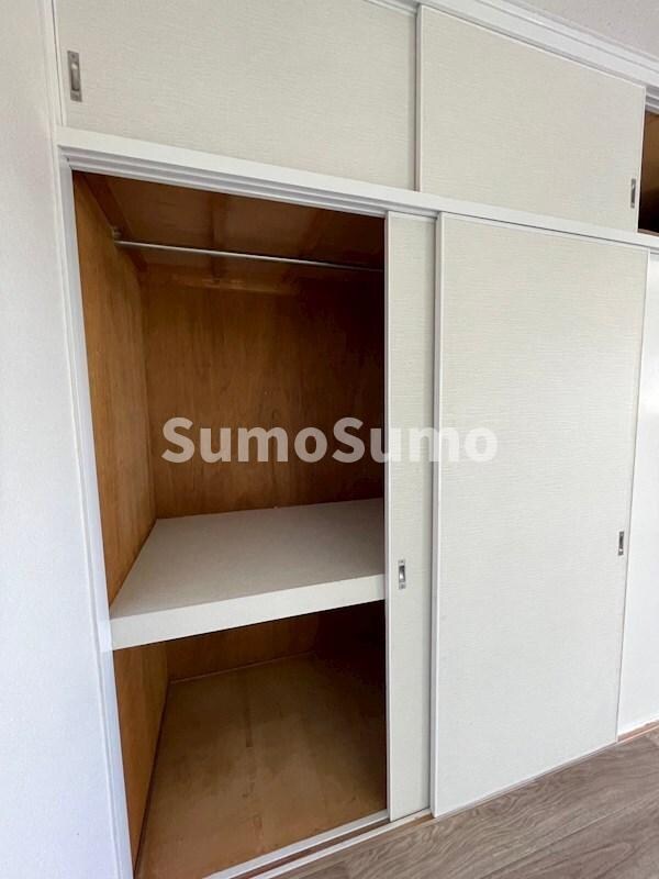 物件内観写真12　(収納豊富です)