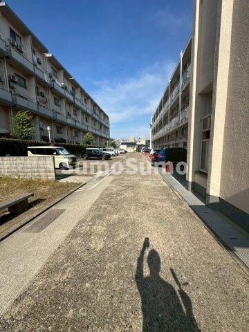 物件外観写真2　(外観は落ち着いています)