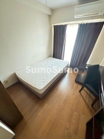 物件内観写真5　(おしゃれな居間です)