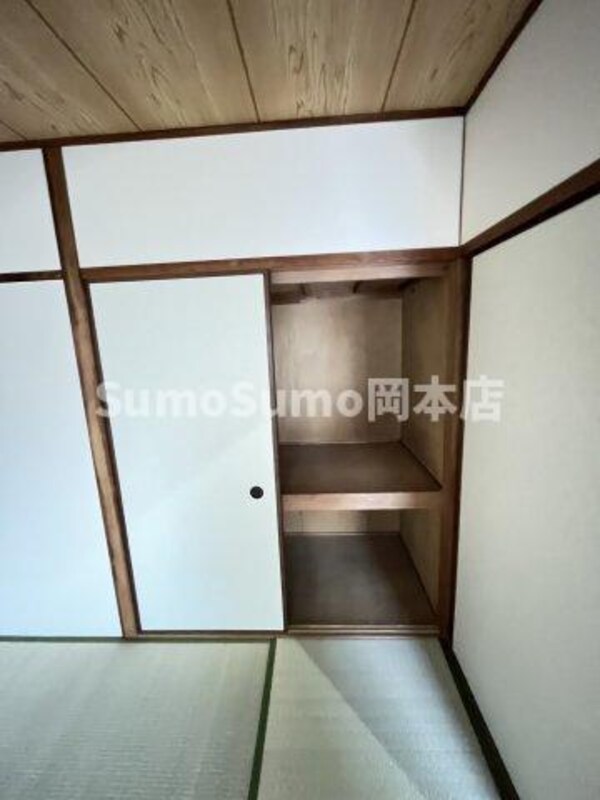 収納(小物を収納するのに便利です)