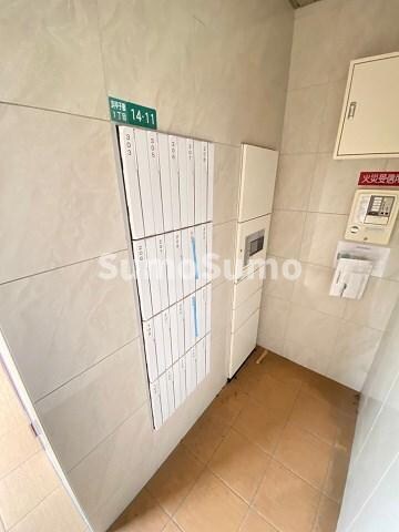 物件外観写真2　(便利な宅配ボックス完備♪)