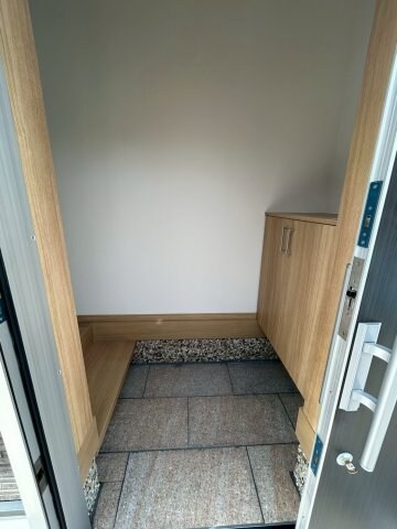 物件内観写真4　(シンプルで使いやすい玄関です)