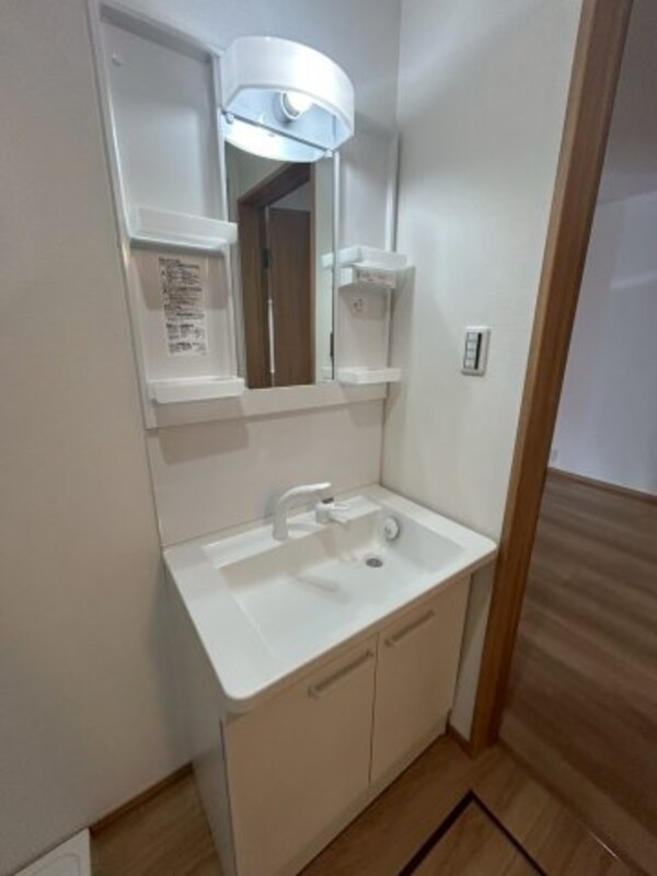 独立洗面台(使いやすい独立洗面台です)