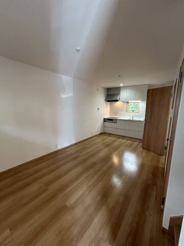 物件内観写真21　(ゆったりとした居間です)