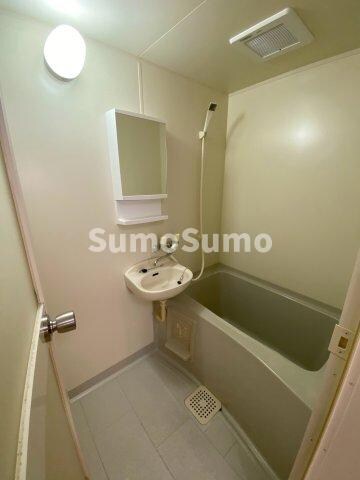 物件内観写真4　(コンパクトで使いやすいお風呂です)