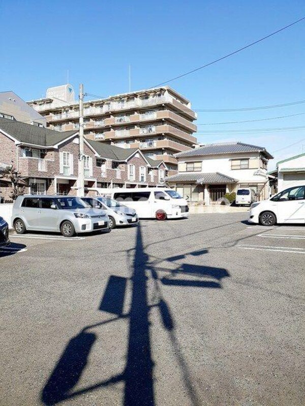 駐車場(駐車場です)
