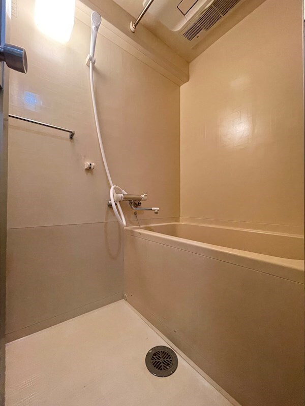 物件内観写真21　(落ち着いた空間のお風呂です)