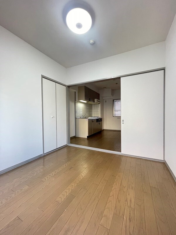 物件内観写真28　(ゆったりした洋室です)