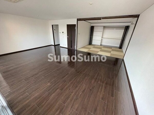 居室(使いやすいリビングです)