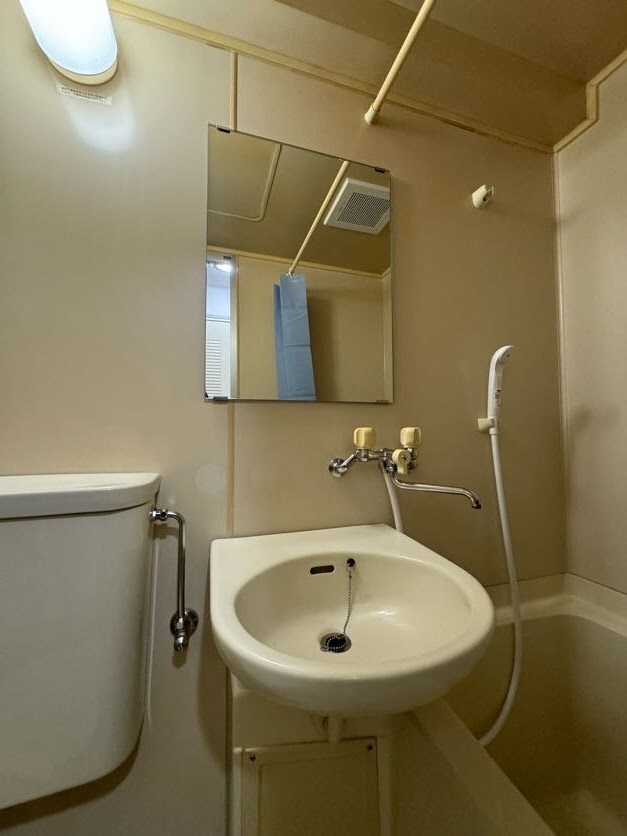 物件内観写真11　(独立洗面台です)