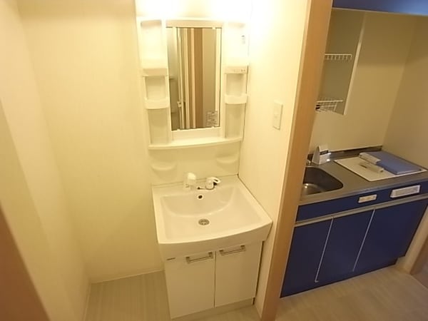 独立洗面台(使いやすい独立洗面台です)