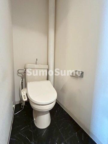 物件内観写真9　(シンプルで使いやすいトイレです)