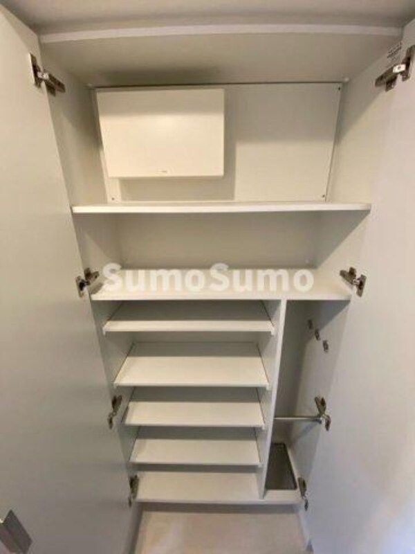 収納(こまごまとしたものを収納できそうですね)