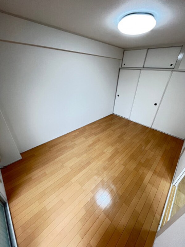 内装他