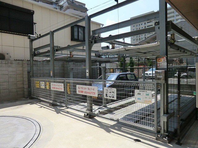 物件外観写真2　(駐車場に車を止められます)