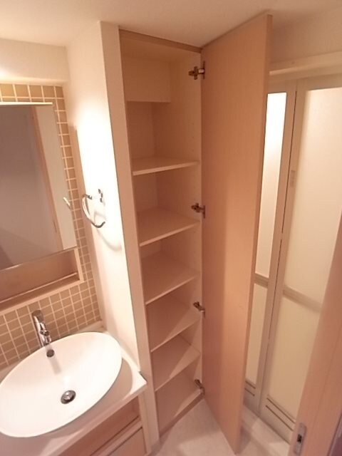 物件内観写真23　(専用の収納スペースです)